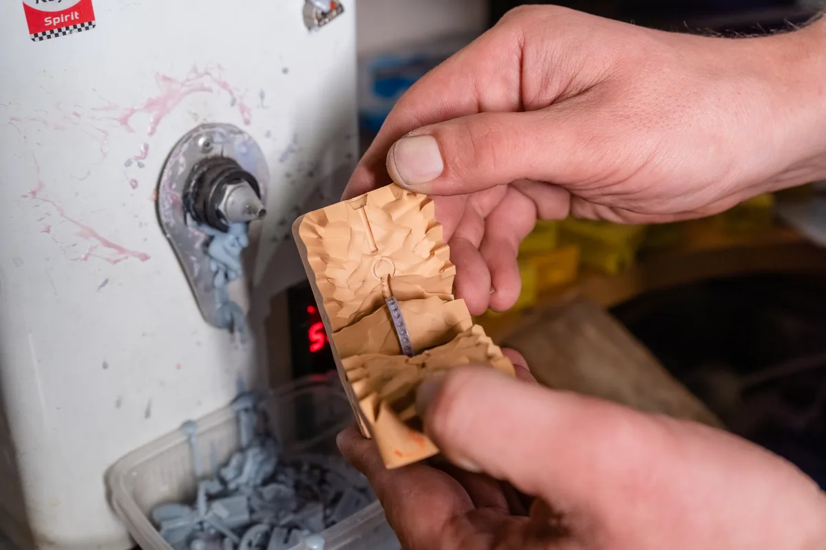 Форма и модель украшения