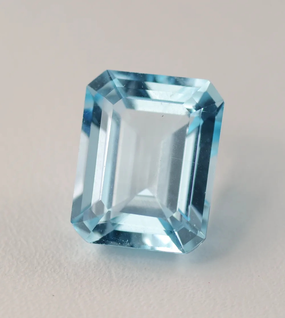 Топаз Sky Blue изумрудной огранки